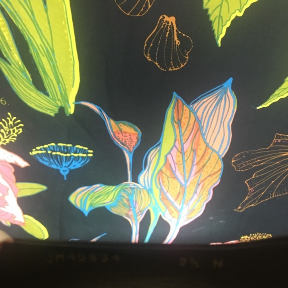 STUART WEITZMAN BROWN SUEDE PLATFORM PUMPS - Picture 7 of 7